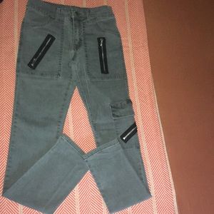 Women’s Jeans w/Faux zipper details. Sz 27/Gray